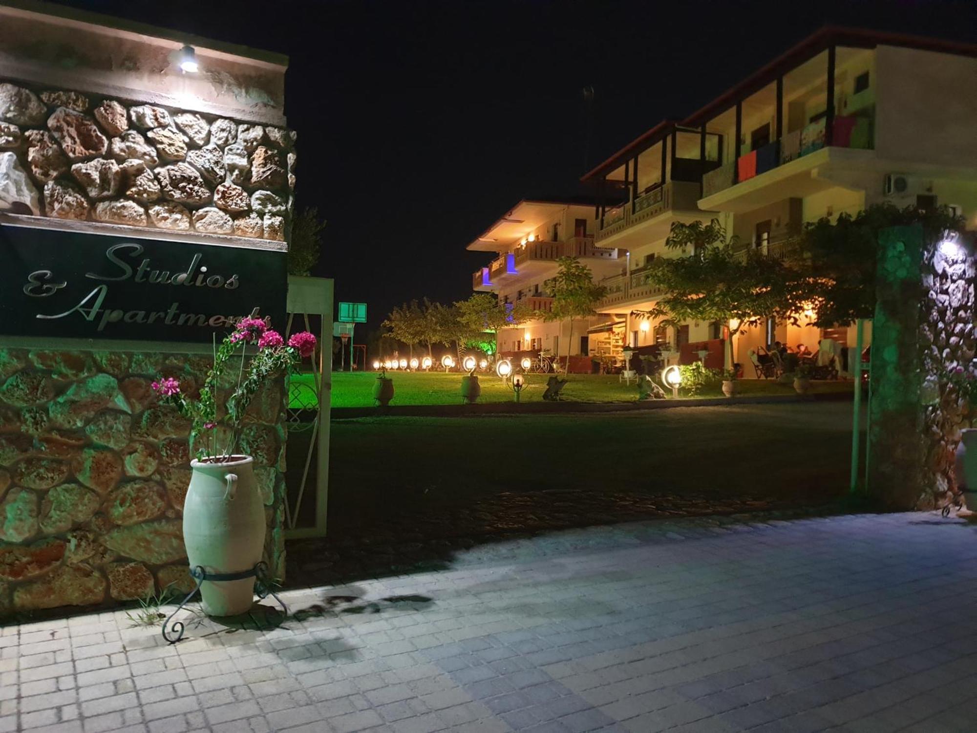 וורוורו Aroma Studios And Apartments מראה חיצוני תמונה